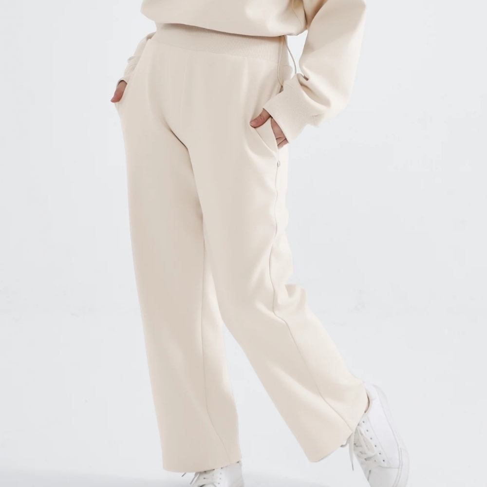 Supesu Cubby Sweatpants